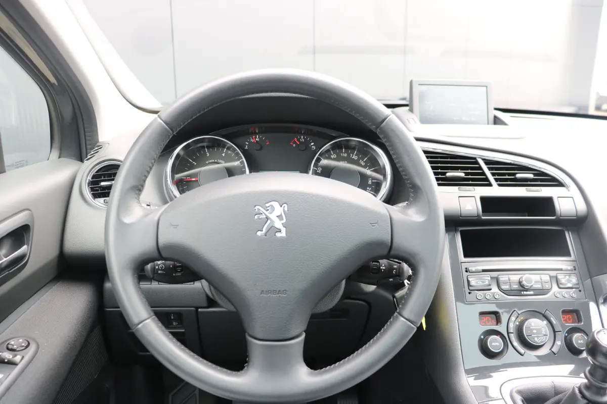 1.2 PureTech Allure | Navi | Camera | Panoramadak | Cruise control | PDC V+A | Clima | LMV 17"|