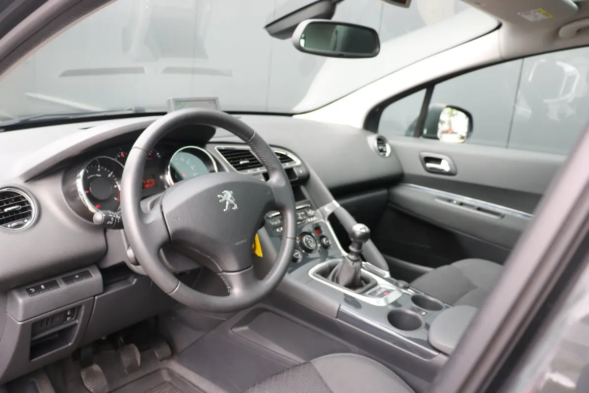 1.2 PureTech Allure | Navi | Camera | Panoramadak | Cruise control | PDC V+A | Clima | LMV 17"|