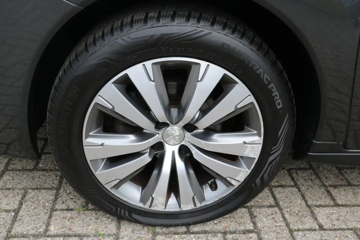 1.2 PureTech Allure | Navi | Camera | Panoramadak | Cruise control | PDC V+A | Clima | LMV 17"|