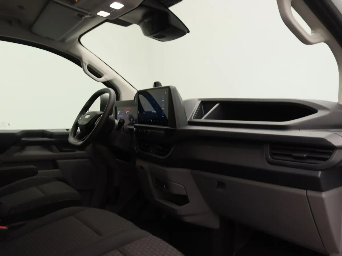 340 L2H1 Trend 71 kWh | Laadvloer bescherming | Trekhaakvoorbereiding | All Weather banden | LED laadruimteverlichting | Bekleding zijwand en achterdeuren |