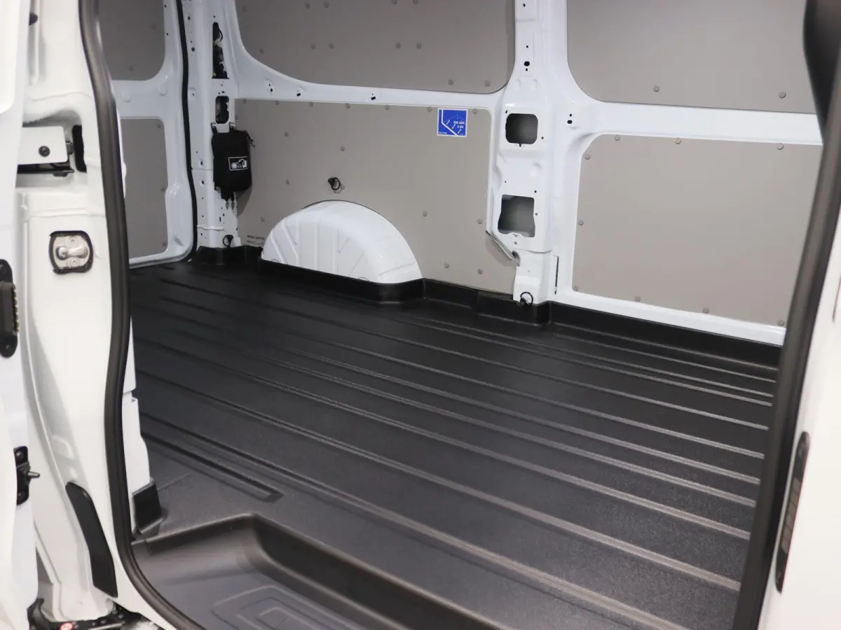 340 L2H1 Trend 71 kWh | Laadvloer bescherming | Trekhaakvoorbereiding | All Weather banden | LED laadruimteverlichting | Bekleding zijwand en achterdeuren |