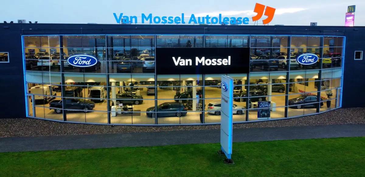 340 L2H1 Trend 71 kWh | Laadvloer bescherming | Trekhaakvoorbereiding | All Weather banden | LED laadruimteverlichting | Bekleding zijwand en achterdeuren |