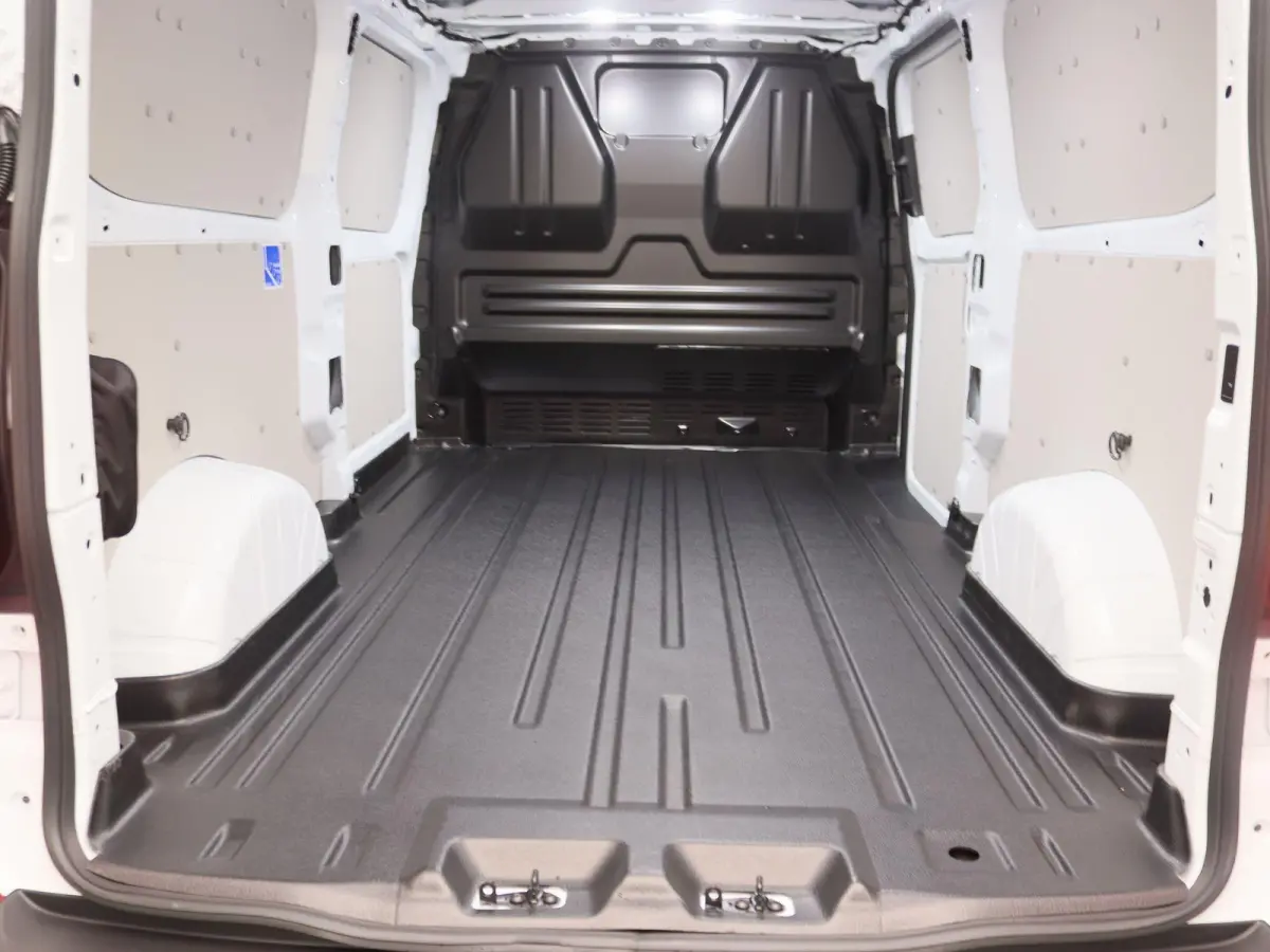 340 L2H1 Trend 71 kWh | Laadvloer bescherming | Trekhaakvoorbereiding | All Weather banden | LED laadruimteverlichting | Bekleding zijwand en achterdeuren |