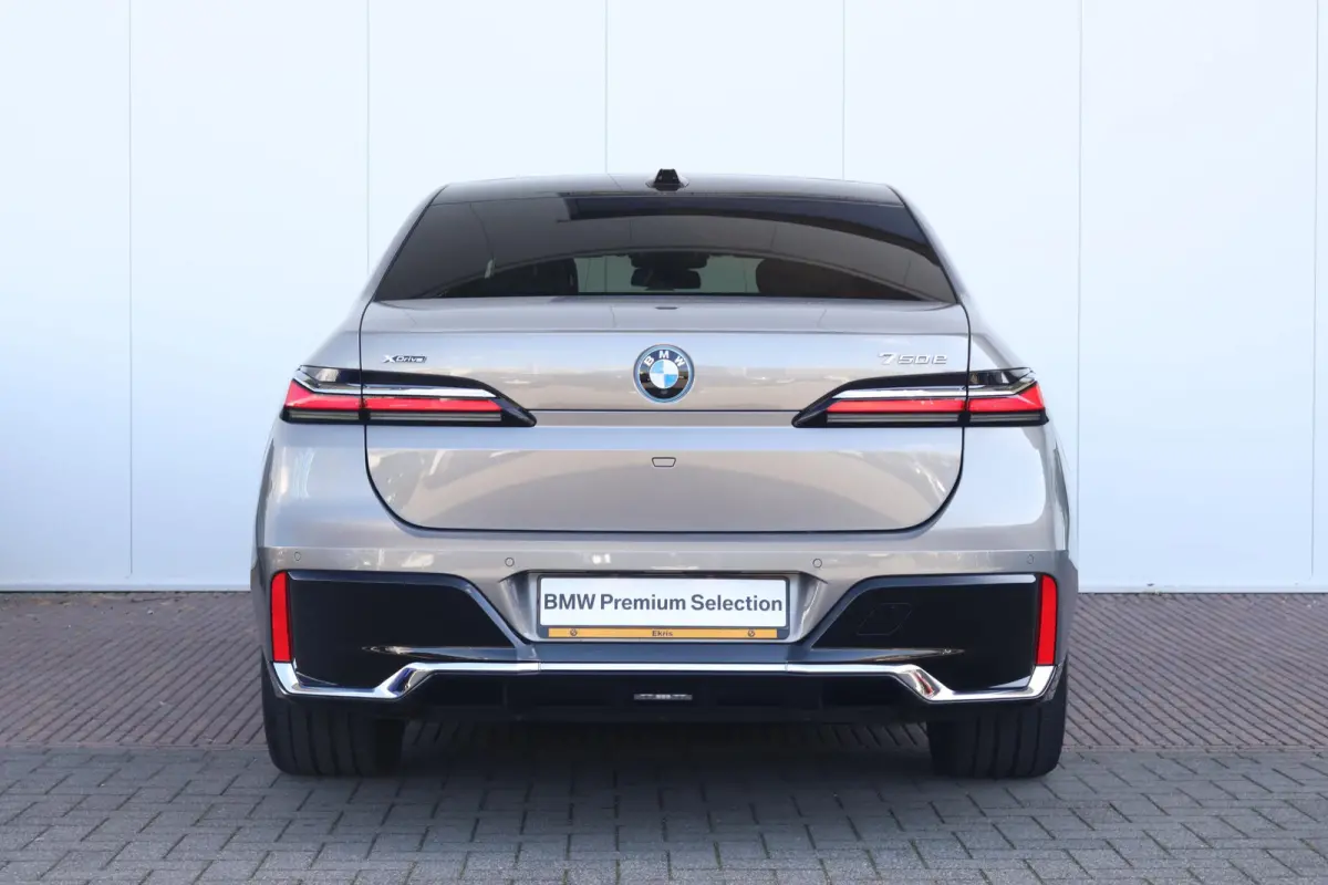 750e xDrive | SoH 100% | M-Sport Pakket | Individual Leder | Driving Assistant Professional | Parking Assistant Professional | Active Steering | Climate Acoustics Pack |