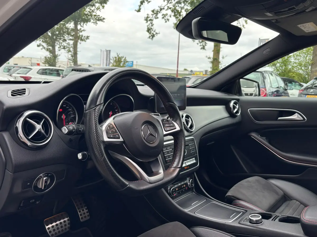 180 Premium | AMG Pakket | Night Pakket | Pano | Achterruitrij Camera | Stoelverwarming