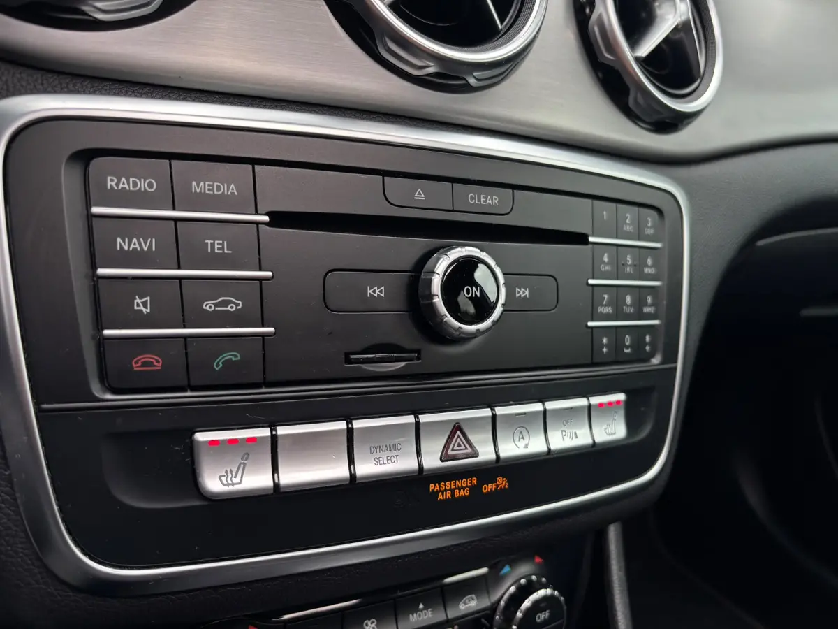 180 Premium | AMG Pakket | Night Pakket | Pano | Achterruitrij Camera | Stoelverwarming