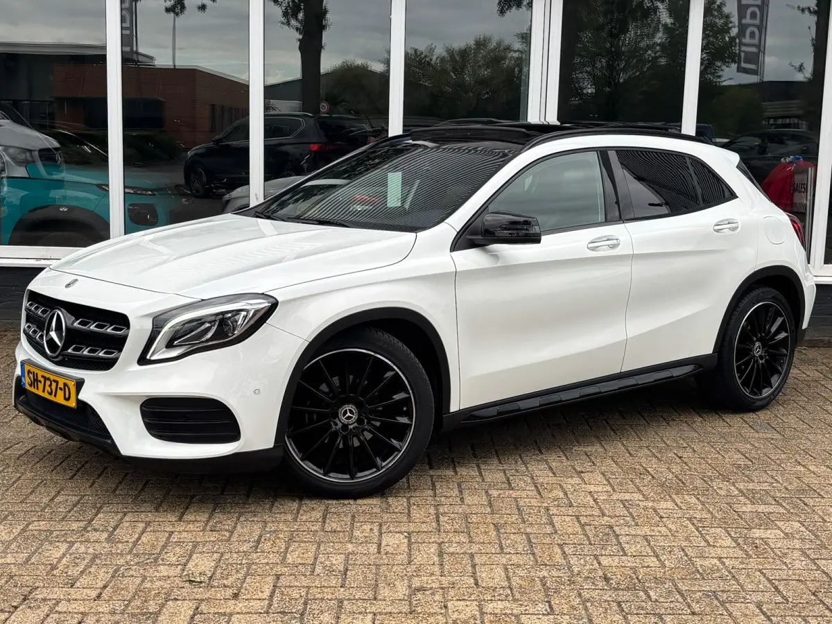 180 Premium | AMG Pakket | Night Pakket | Pano | Achterruitrij Camera | Stoelverwarming