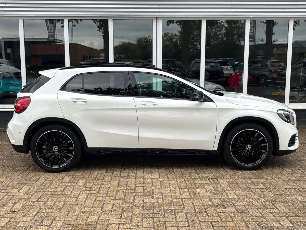 180 Premium | AMG Pakket | Night Pakket | Pano | Achterruitrij Camera | Stoelverwarming