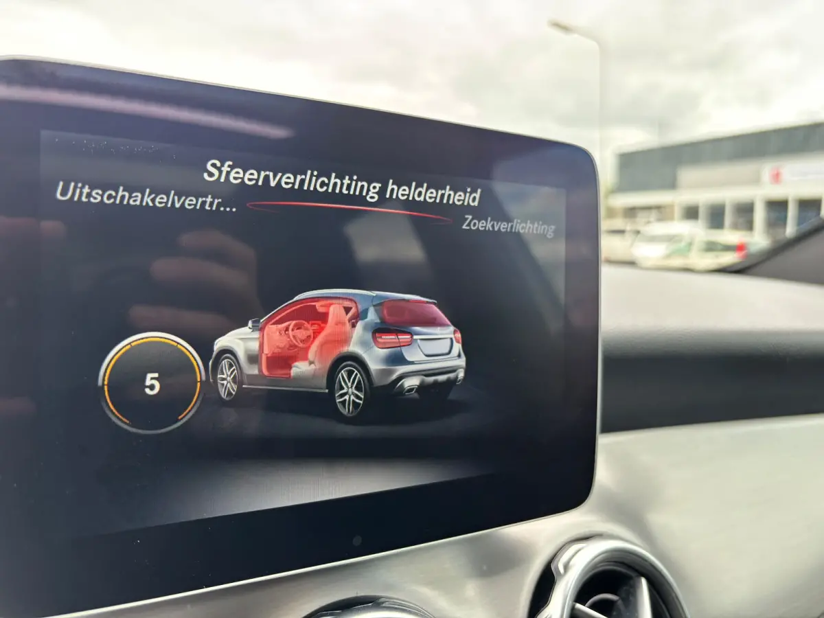 180 Premium | AMG Pakket | Night Pakket | Pano | Achterruitrij Camera | Stoelverwarming