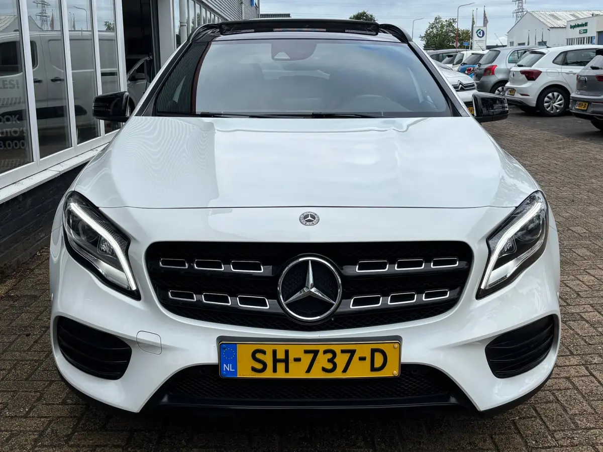 180 Premium | AMG Pakket | Night Pakket | Pano | Achterruitrij Camera | Stoelverwarming