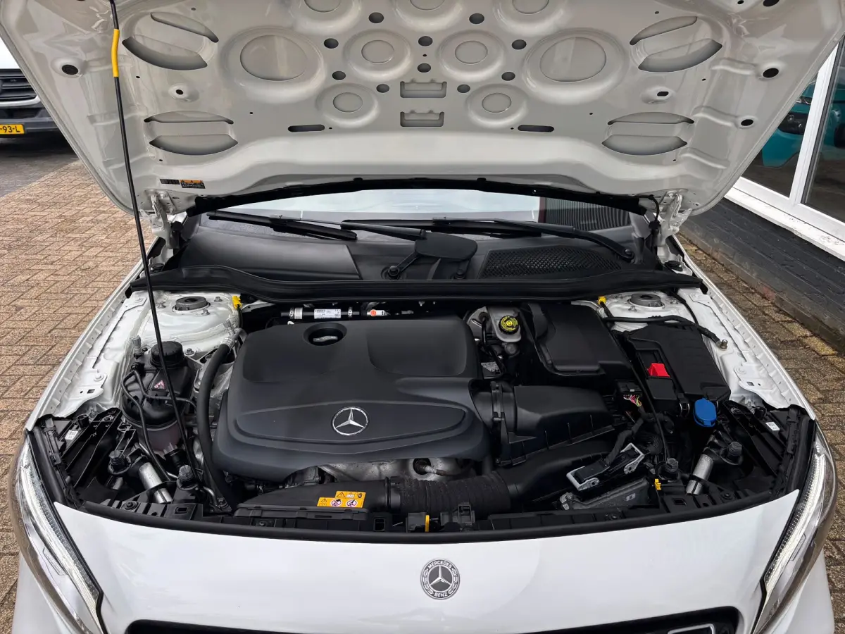 180 Premium | AMG Pakket | Night Pakket | Pano | Achterruitrij Camera | Stoelverwarming