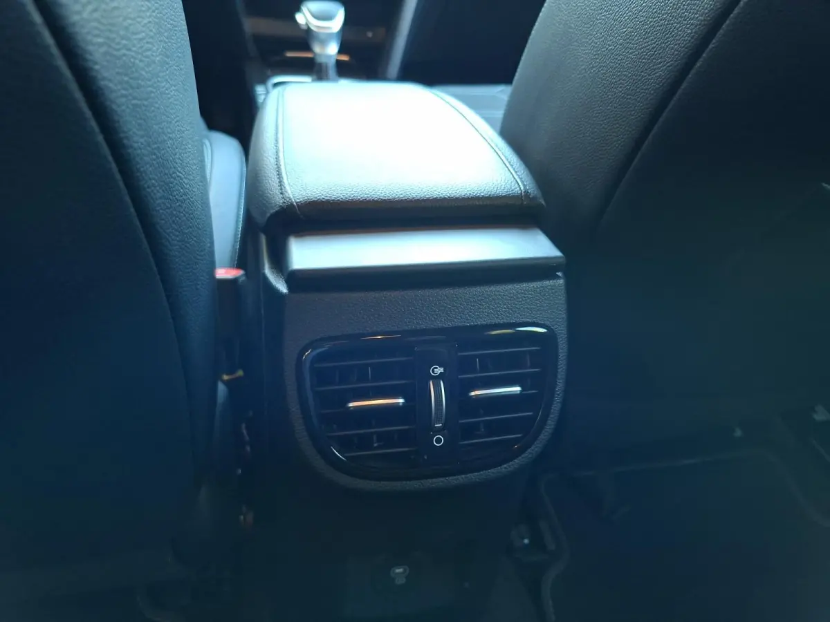 1.0 T-GDi MHEV Design Edition AUTOMAAT | STOELVERWARMING | ELEKTRISCHE ACHTERKLEP | RESTERENDE FABRIEKSGARANTIE TM 2032
