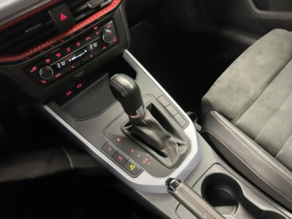 1.0 TSI FR Business Intense CAMERA VIRTUAL CARPLAY NAVI ECC CRUISE.