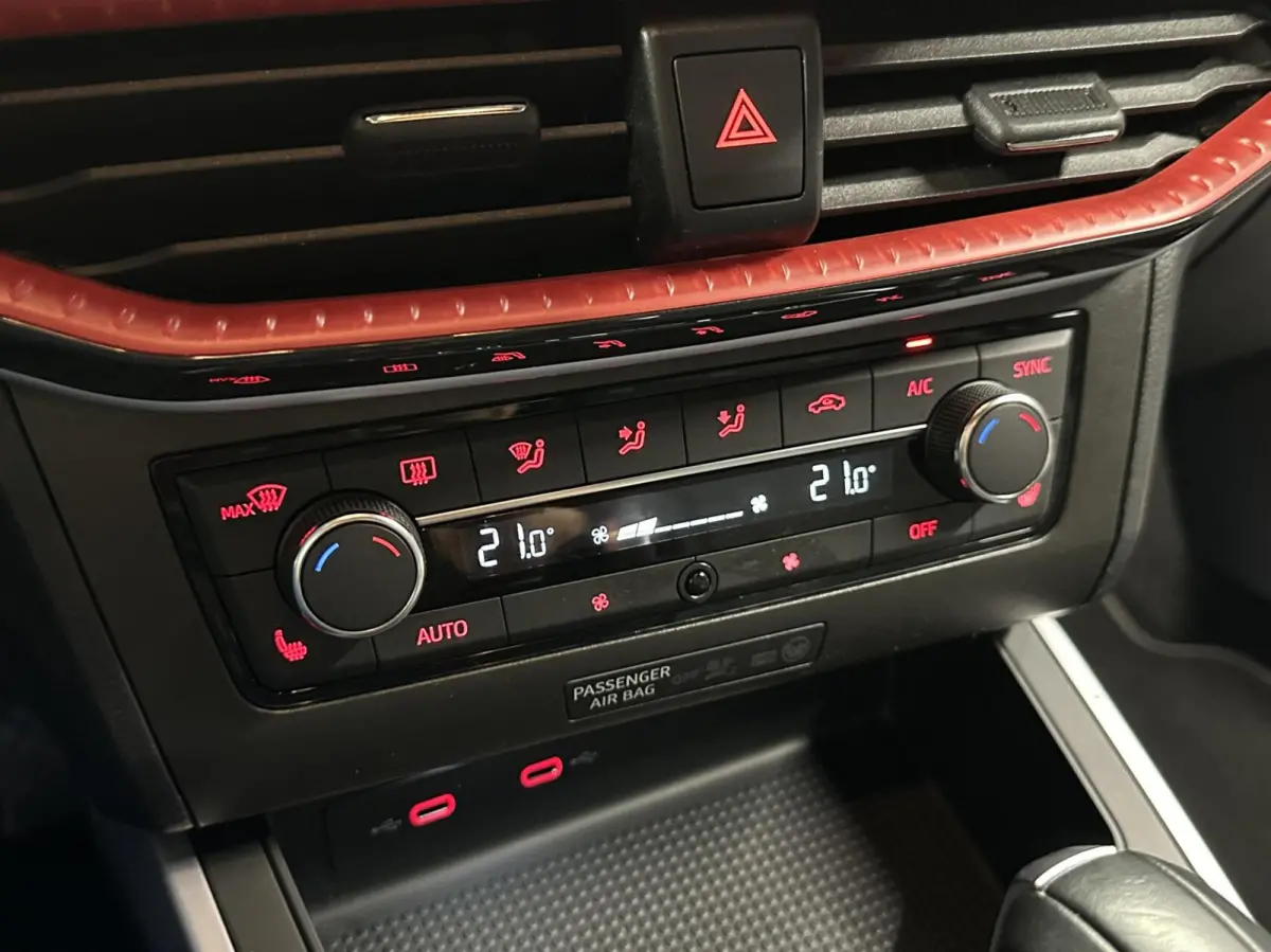 1.0 TSI FR Business Intense CAMERA VIRTUAL CARPLAY NAVI ECC CRUISE.