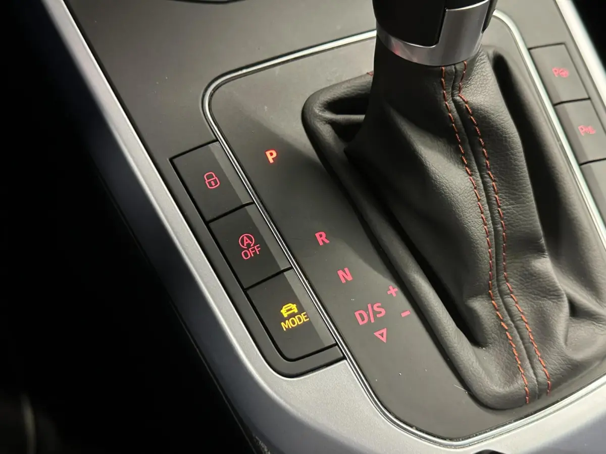 1.0 TSI FR Business Intense CAMERA VIRTUAL CARPLAY NAVI ECC CRUISE.