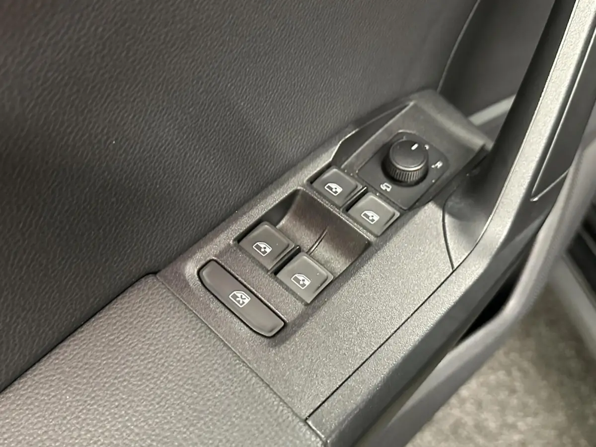 1.0 TSI FR Business Intense CAMERA VIRTUAL CARPLAY NAVI ECC CRUISE.