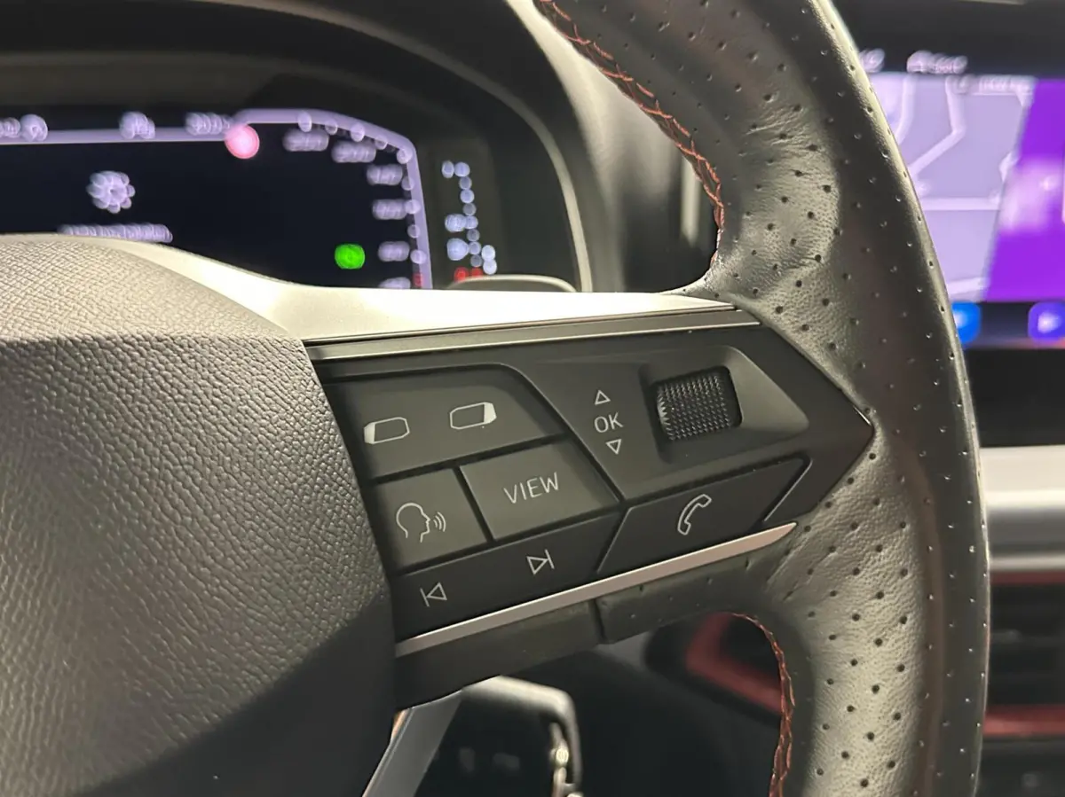 1.0 TSI FR Business Intense CAMERA VIRTUAL CARPLAY NAVI ECC CRUISE.