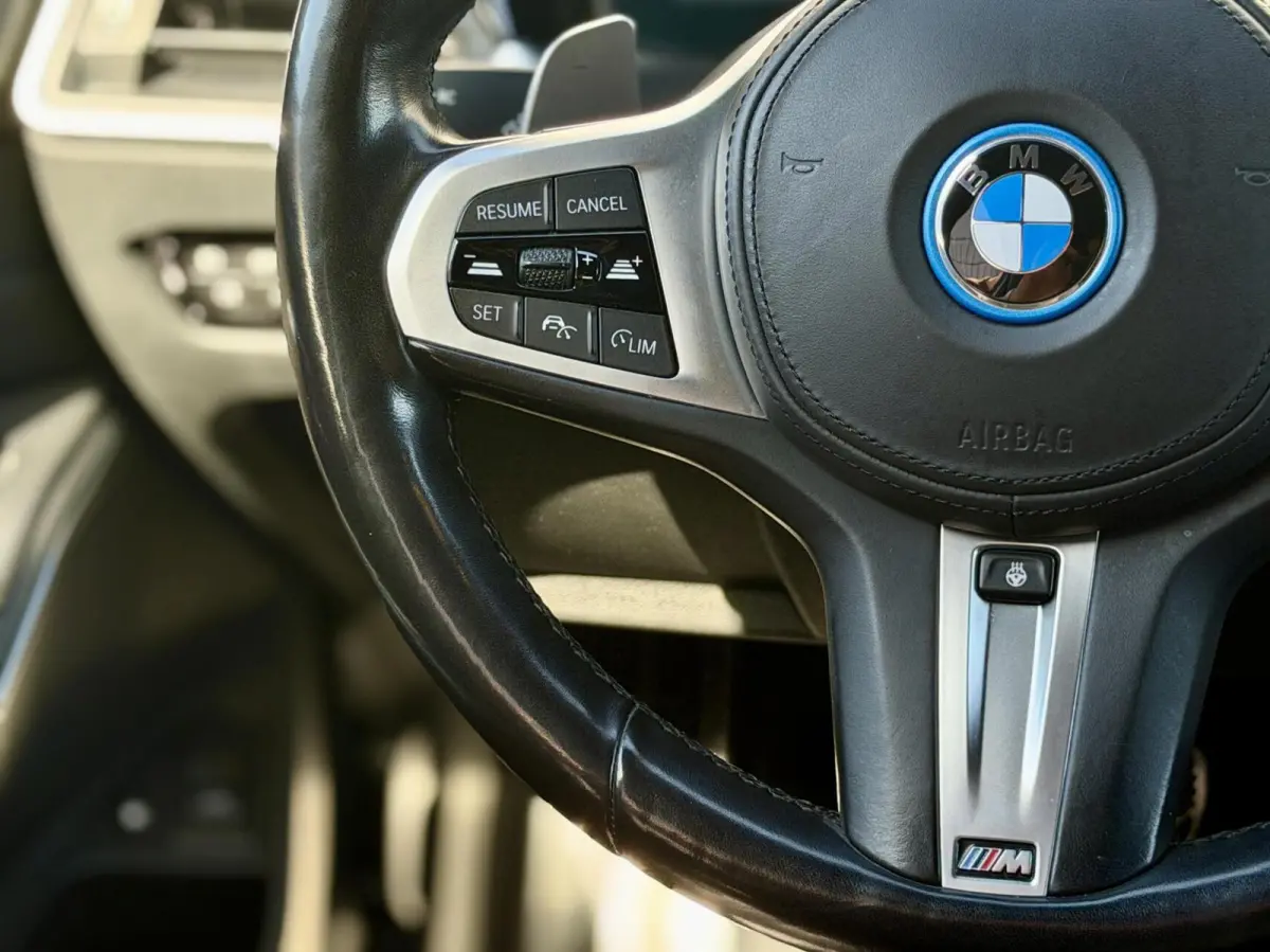 330e xDrive M sport |Pano|HUD|Memory|360