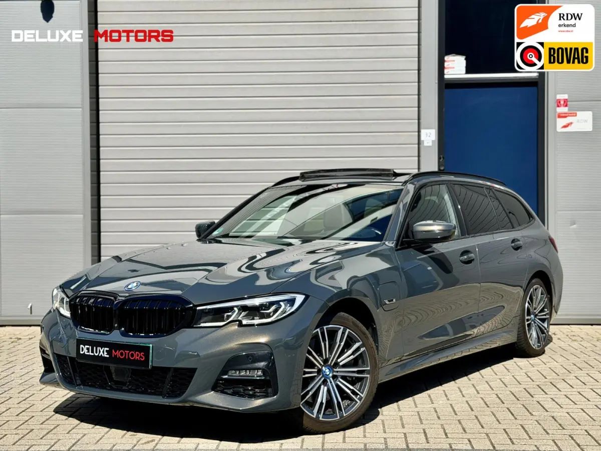 330e xDrive M sport |Pano|HUD|Memory|360