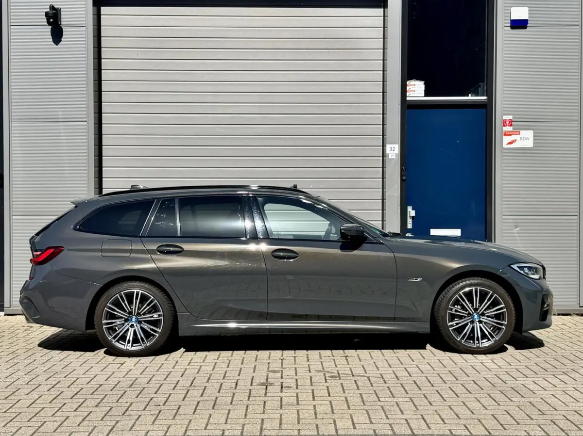 330e xDrive M sport |Pano|HUD|Memory|360