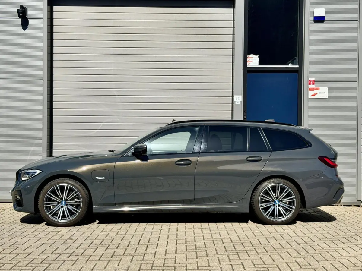 330e xDrive M sport |Pano|HUD|Memory|360