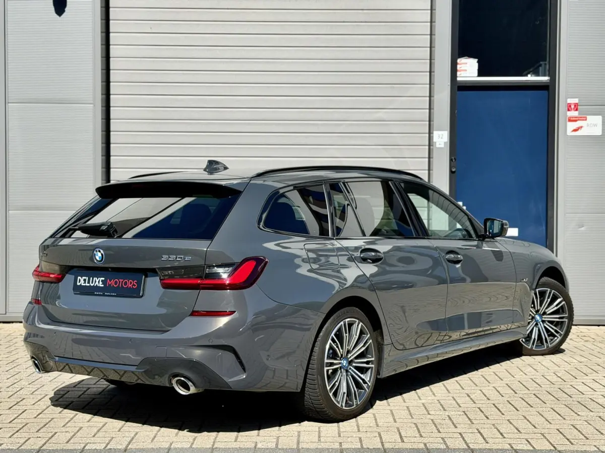 330e xDrive M sport |Pano|HUD|Memory|360