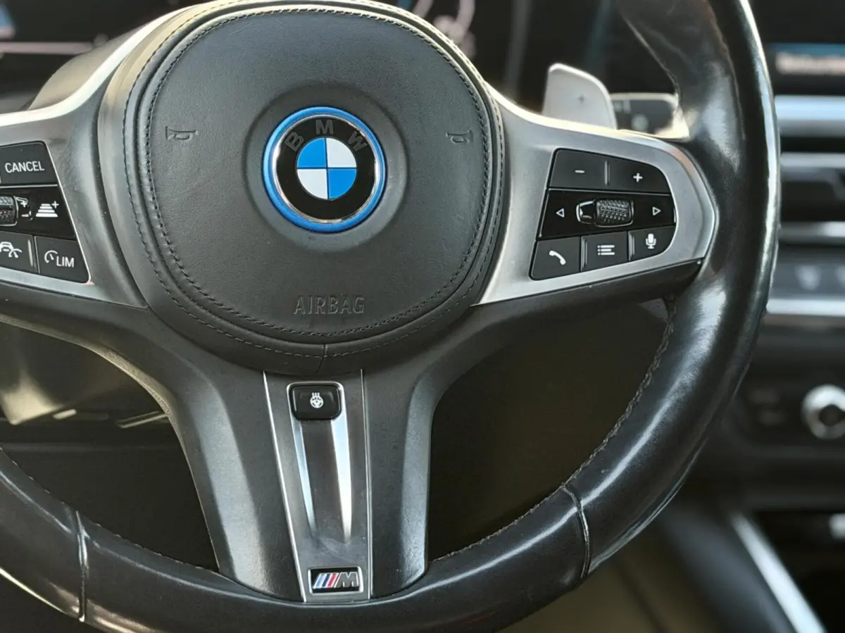 330e xDrive M sport |Pano|HUD|Memory|360