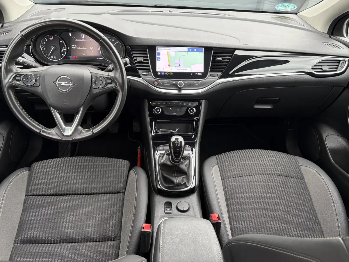 1.2 Business Elegance 2e Eigenaar l Navi l Camera l Carplay l Keyless l Trekhaak l 110pk l Pdc V+A l Halfleder l 6 Bak l N.A.P l | Lm velgen l Rijstrooksensor l Apk tot 07-2027