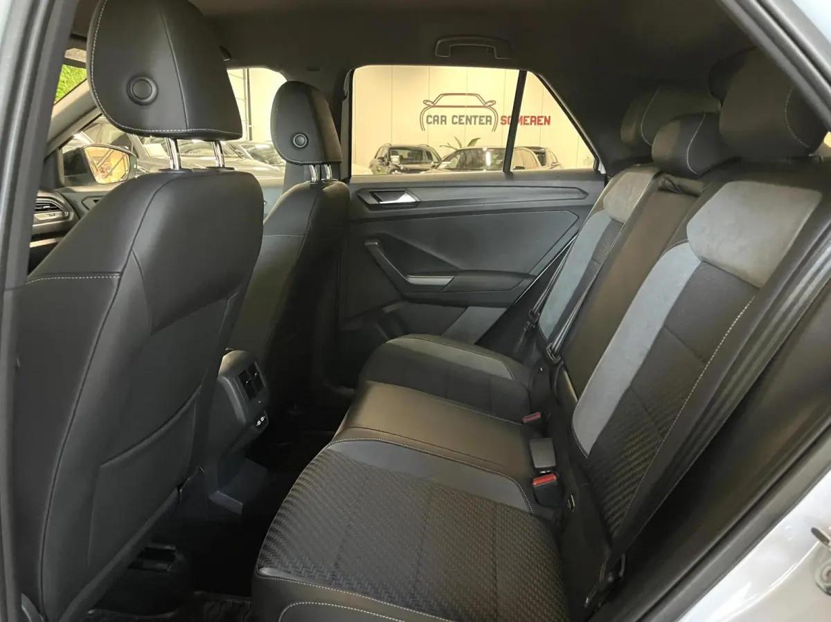 1.5 TSI R-Line/ Cam/ Keyless/ CarPlay/ 19''LMV/ Trekhaak