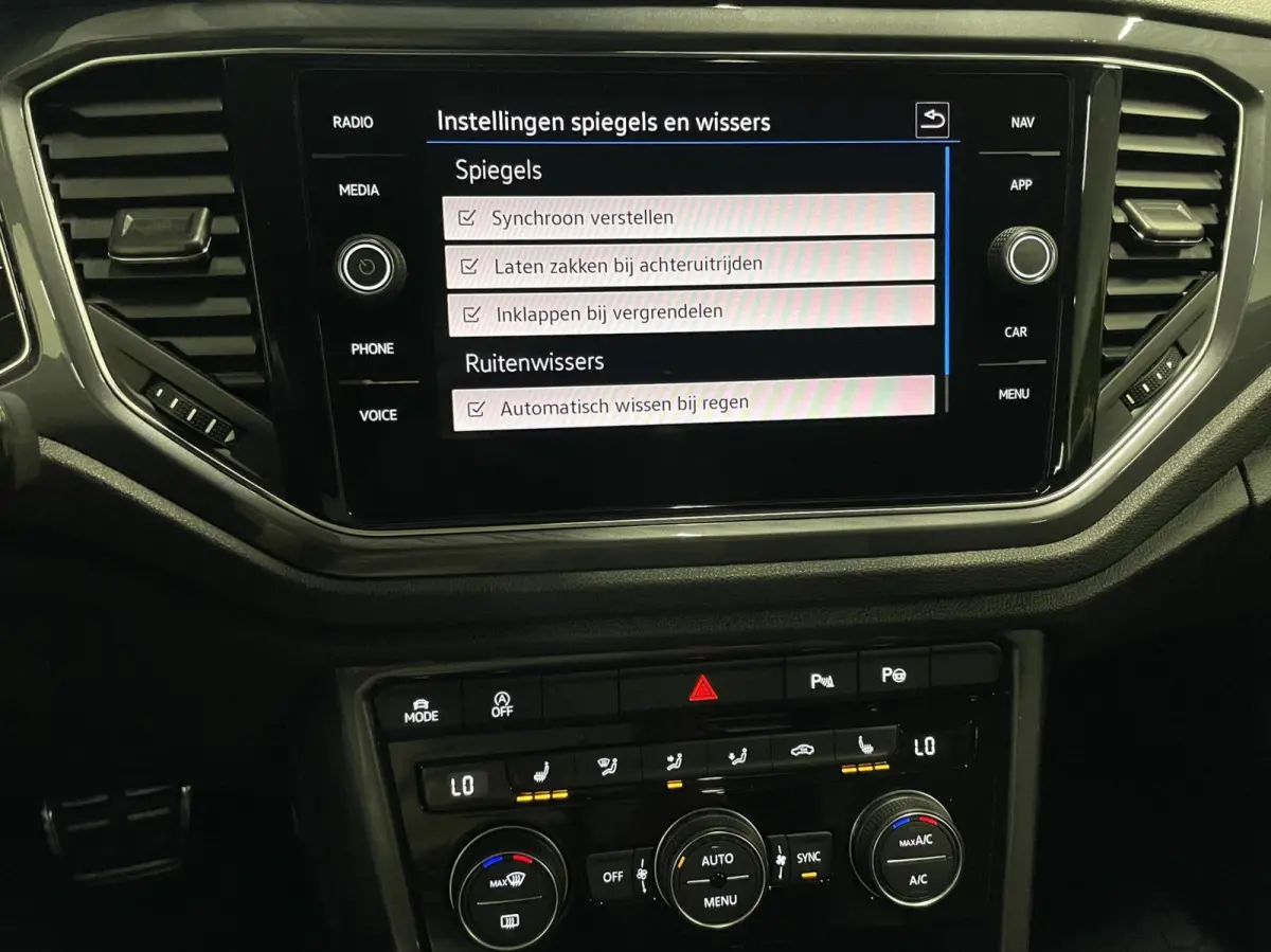 1.5 TSI R-Line/ Cam/ Keyless/ CarPlay/ 19''LMV/ Trekhaak
