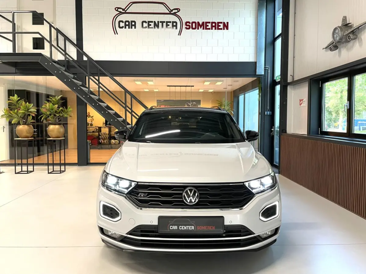 1.5 TSI R-Line/ Cam/ Keyless/ CarPlay/ 19''LMV/ Trekhaak