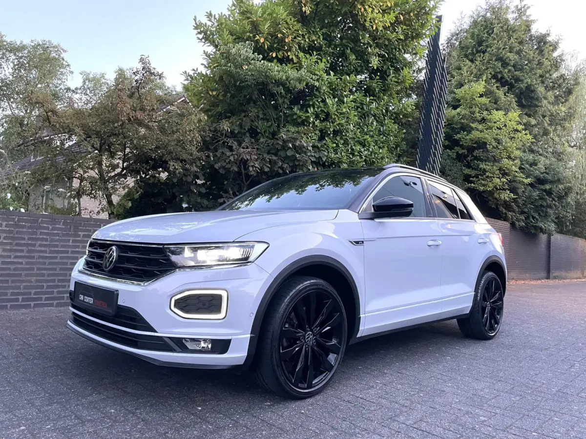 1.5 TSI R-Line/ Cam/ Keyless/ CarPlay/ 19''LMV/ Trekhaak