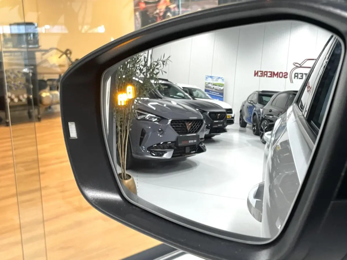 1.5 TSI R-Line/ Cam/ Keyless/ CarPlay/ 19''LMV/ Trekhaak