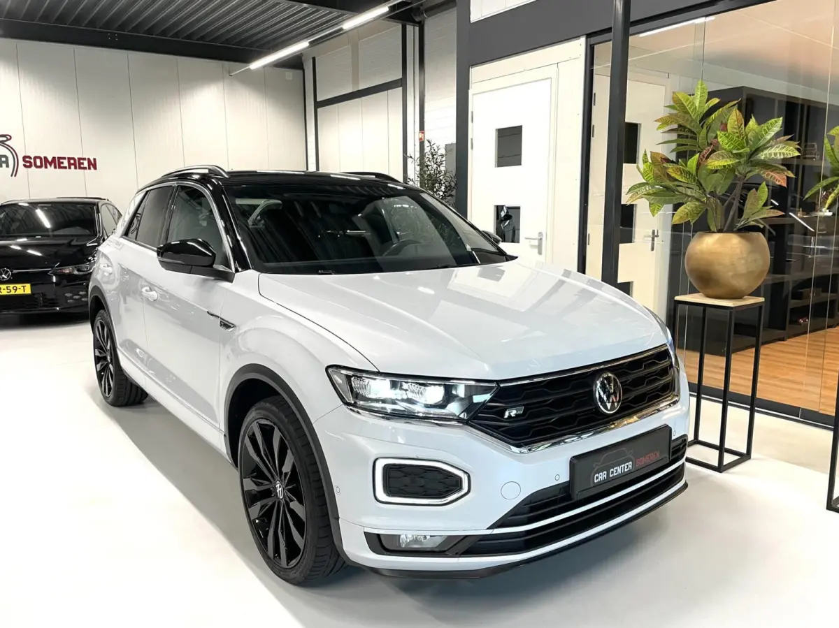 1.5 TSI R-Line/ Cam/ Keyless/ CarPlay/ 19''LMV/ Trekhaak