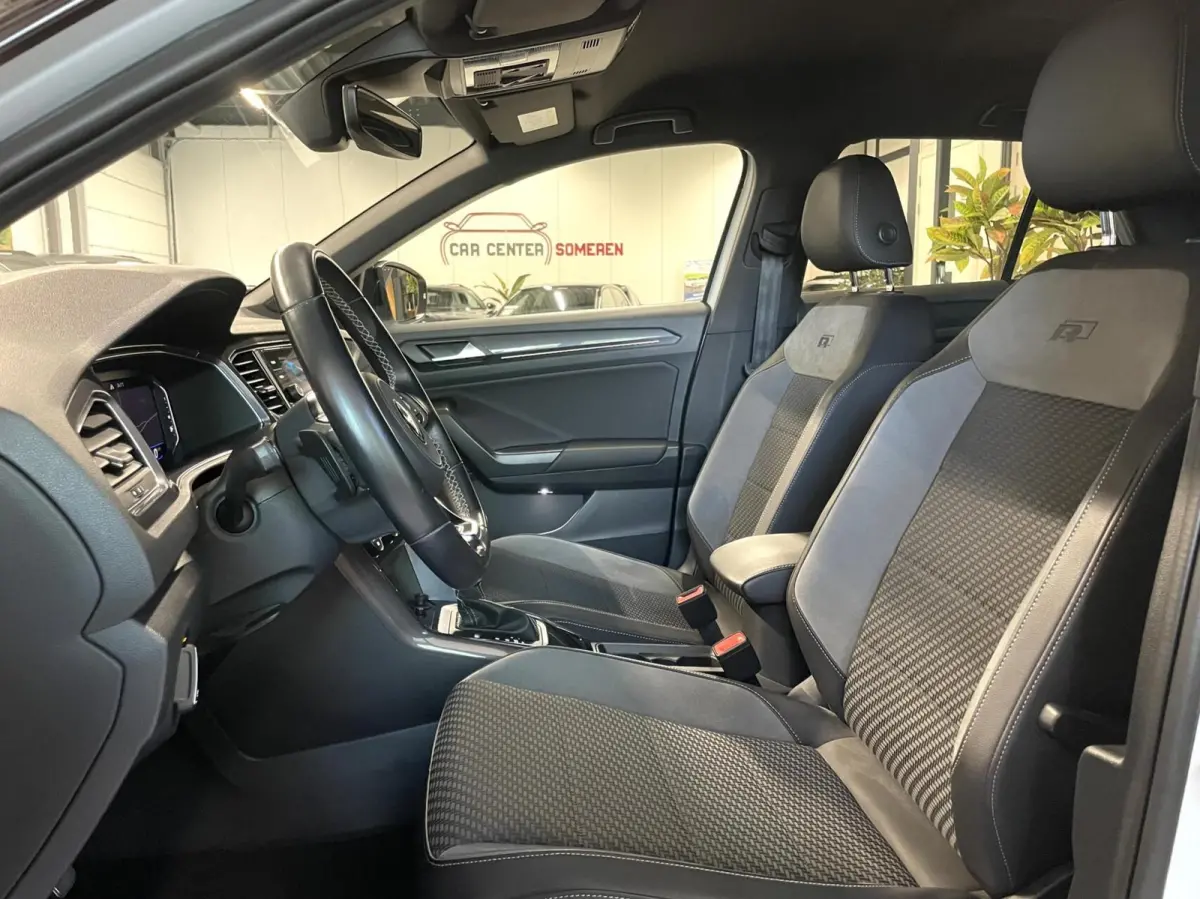 1.5 TSI R-Line/ Cam/ Keyless/ CarPlay/ 19''LMV/ Trekhaak