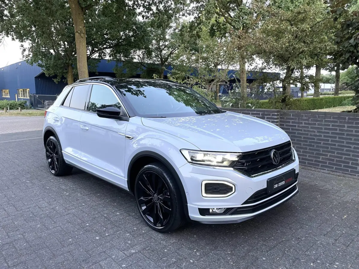 1.5 TSI R-Line/ Cam/ Keyless/ CarPlay/ 19''LMV/ Trekhaak
