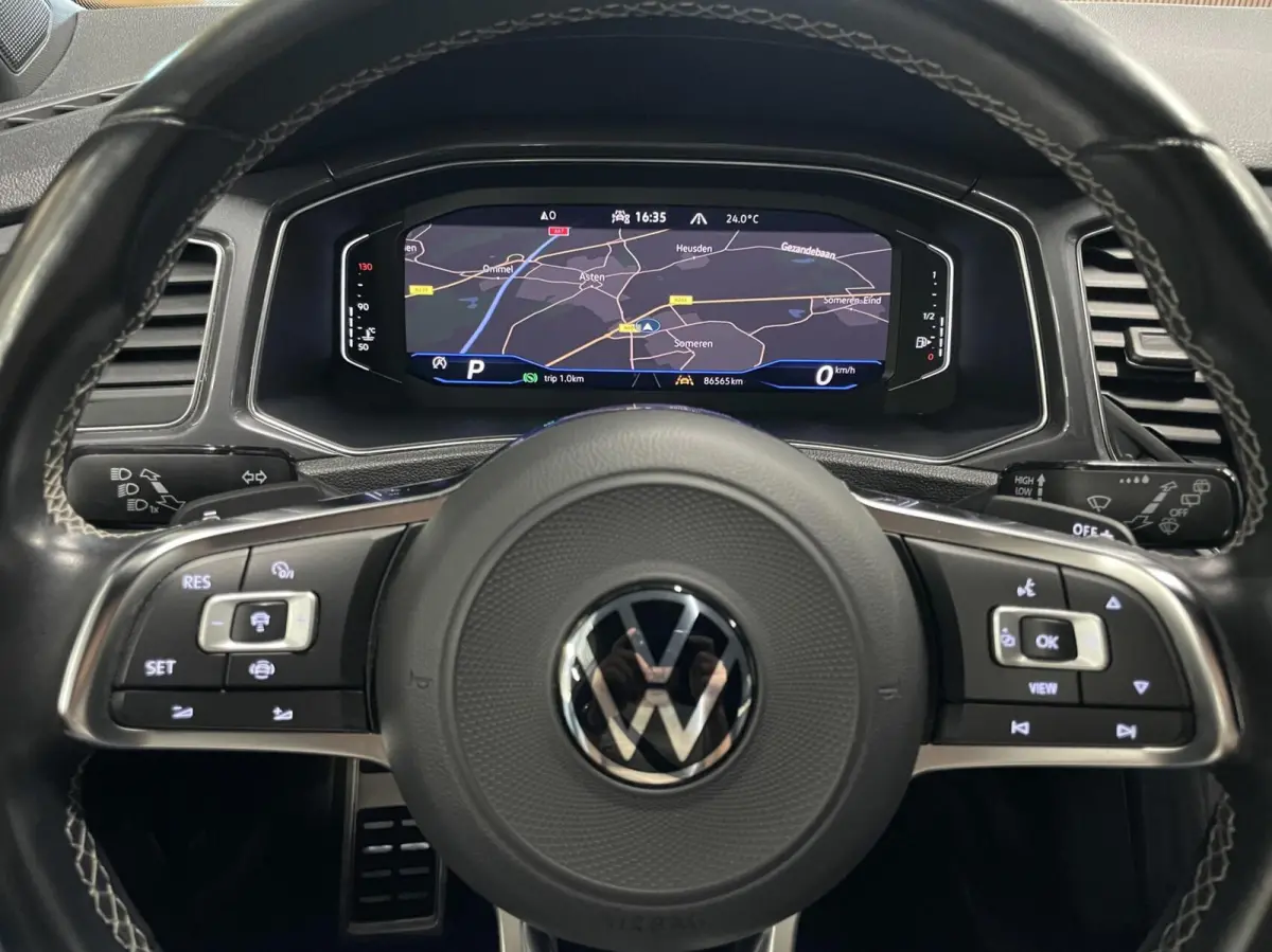 1.5 TSI R-Line/ Cam/ Keyless/ CarPlay/ 19''LMV/ Trekhaak