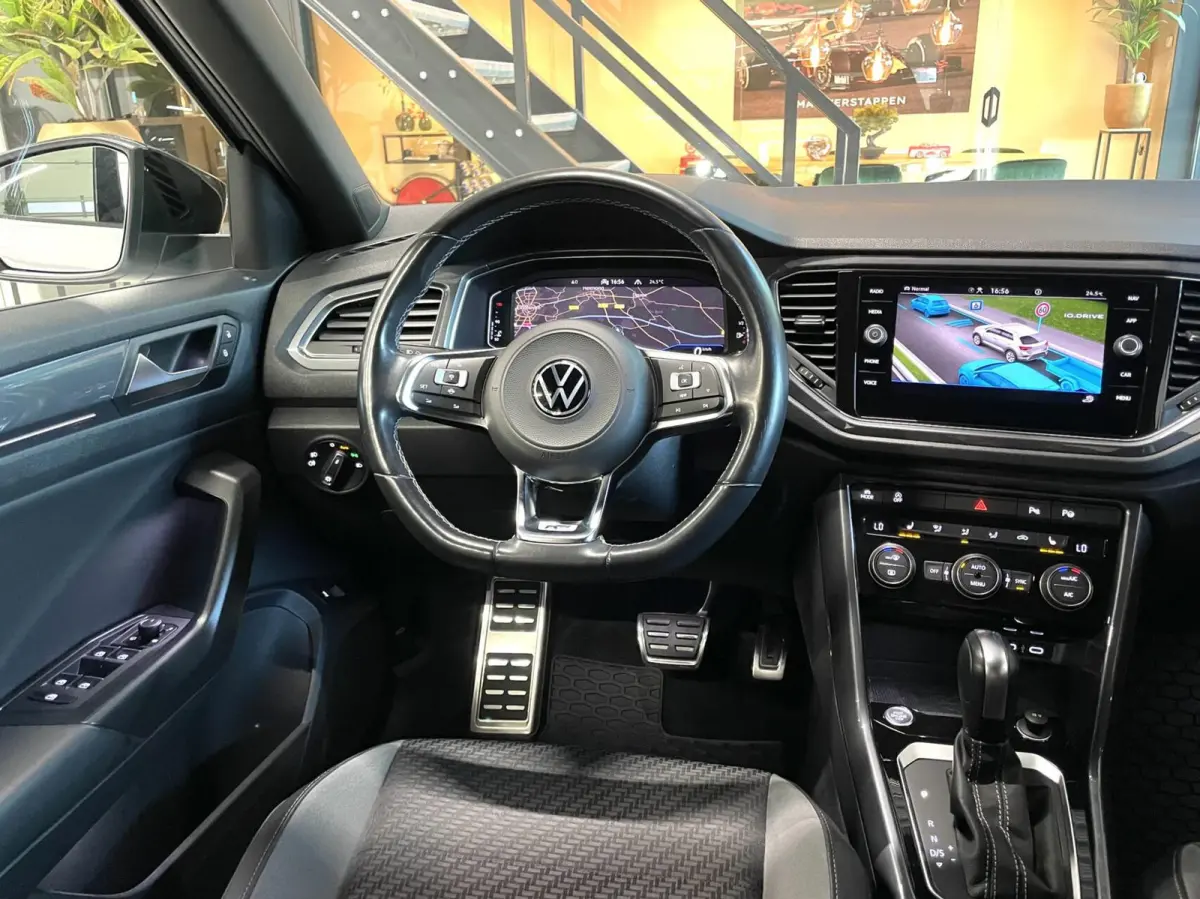1.5 TSI R-Line/ Cam/ Keyless/ CarPlay/ 19''LMV/ Trekhaak
