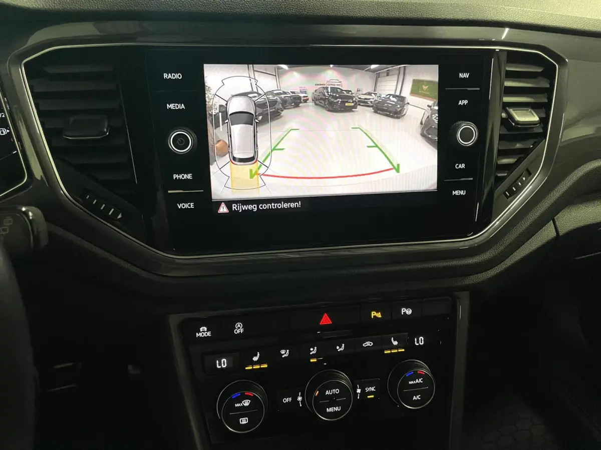 1.5 TSI R-Line/ Cam/ Keyless/ CarPlay/ 19''LMV/ Trekhaak