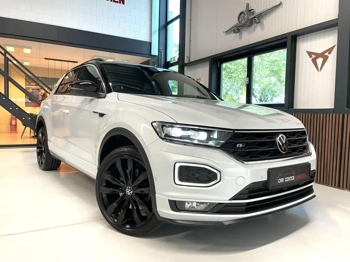 1.5 TSI R-Line/ Cam/ Keyless/ CarPlay/ 19''LMV/ Trekhaak