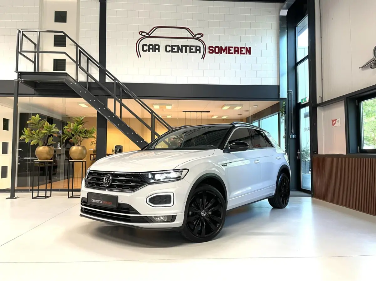 1.5 TSI R-Line/ Cam/ Keyless/ CarPlay/ 19''LMV/ Trekhaak