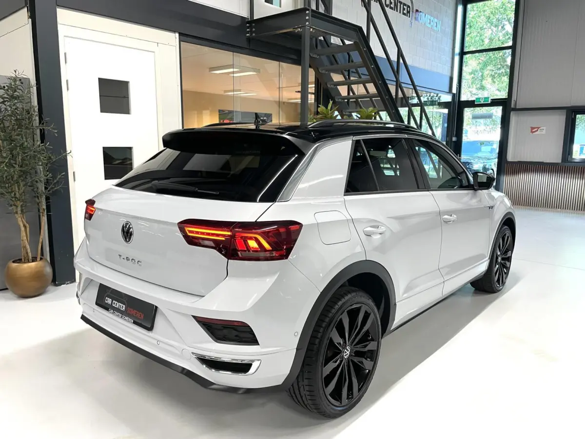 1.5 TSI R-Line/ Cam/ Keyless/ CarPlay/ 19''LMV/ Trekhaak