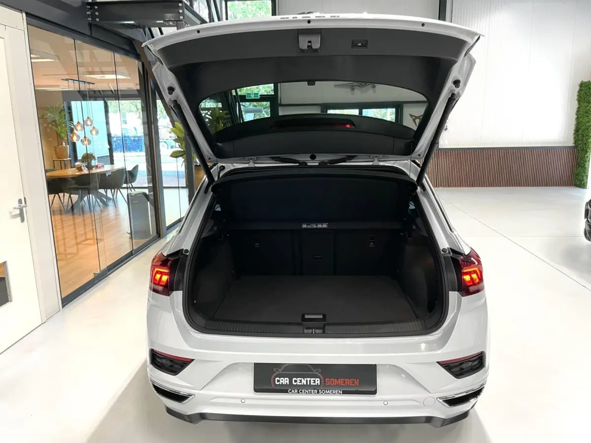 1.5 TSI R-Line/ Cam/ Keyless/ CarPlay/ 19''LMV/ Trekhaak