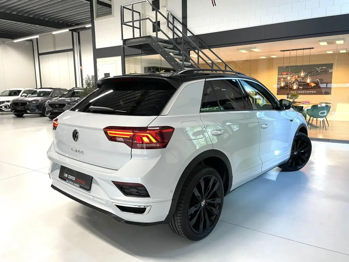 1.5 TSI R-Line/ Cam/ Keyless/ CarPlay/ 19''LMV/ Trekhaak