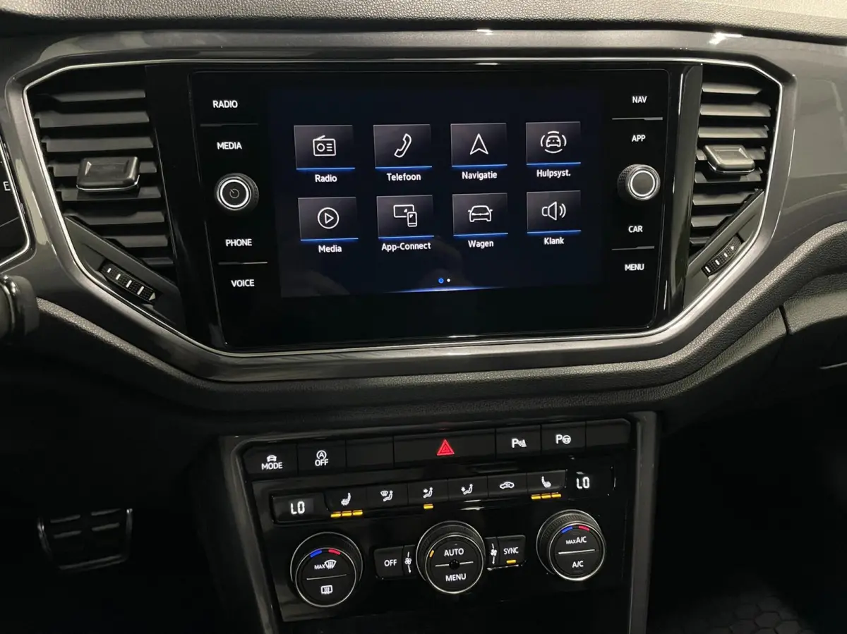 1.5 TSI R-Line/ Cam/ Keyless/ CarPlay/ 19''LMV/ Trekhaak