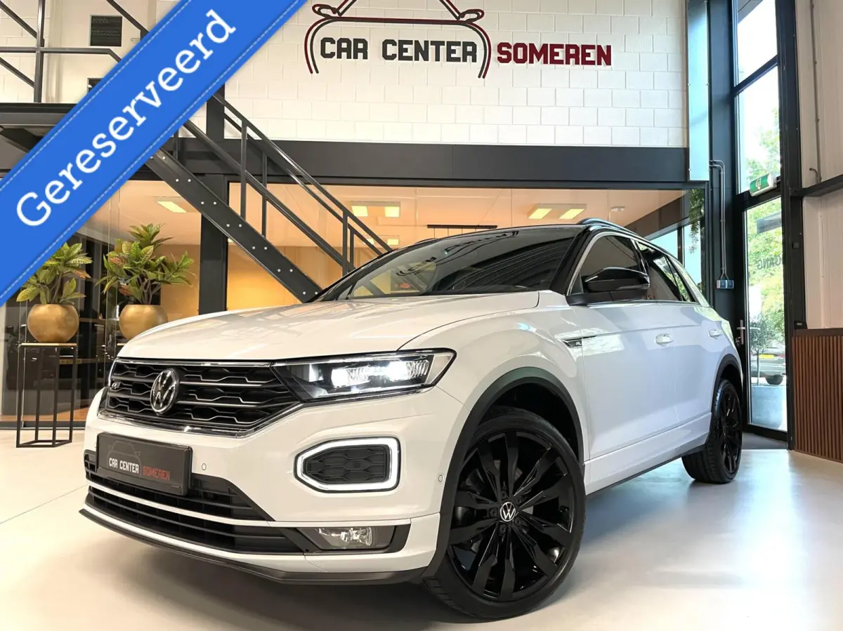1.5 TSI R-Line/ Cam/ Keyless/ CarPlay/ 19''LMV/ Trekhaak