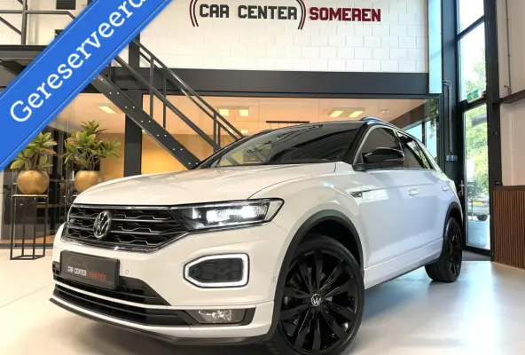 1.5 TSI R-Line/ Cam/ Keyless/ CarPlay/ 19''LMV/ Trekhaak