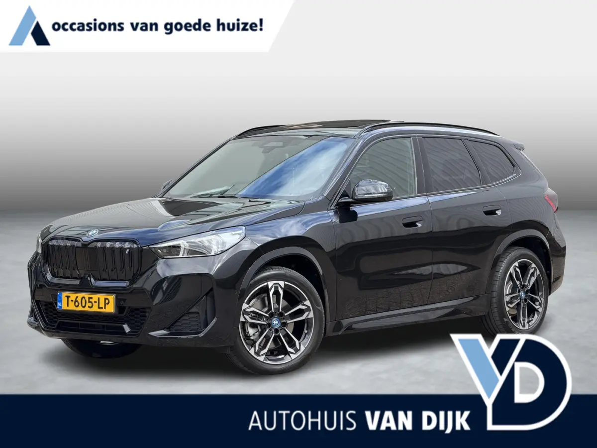 xDrive30 Launch Edition 67 kWh | Pano-Dak/19"/Adapt.Cruise/3D Camera/HUD/Massage/Comfort Access