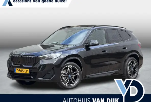 xDrive30 Launch Edition 67 kWh | Pano-Dak/19"/Adapt.Cruise/3D Camera/HUD/Massage/Comfort Access