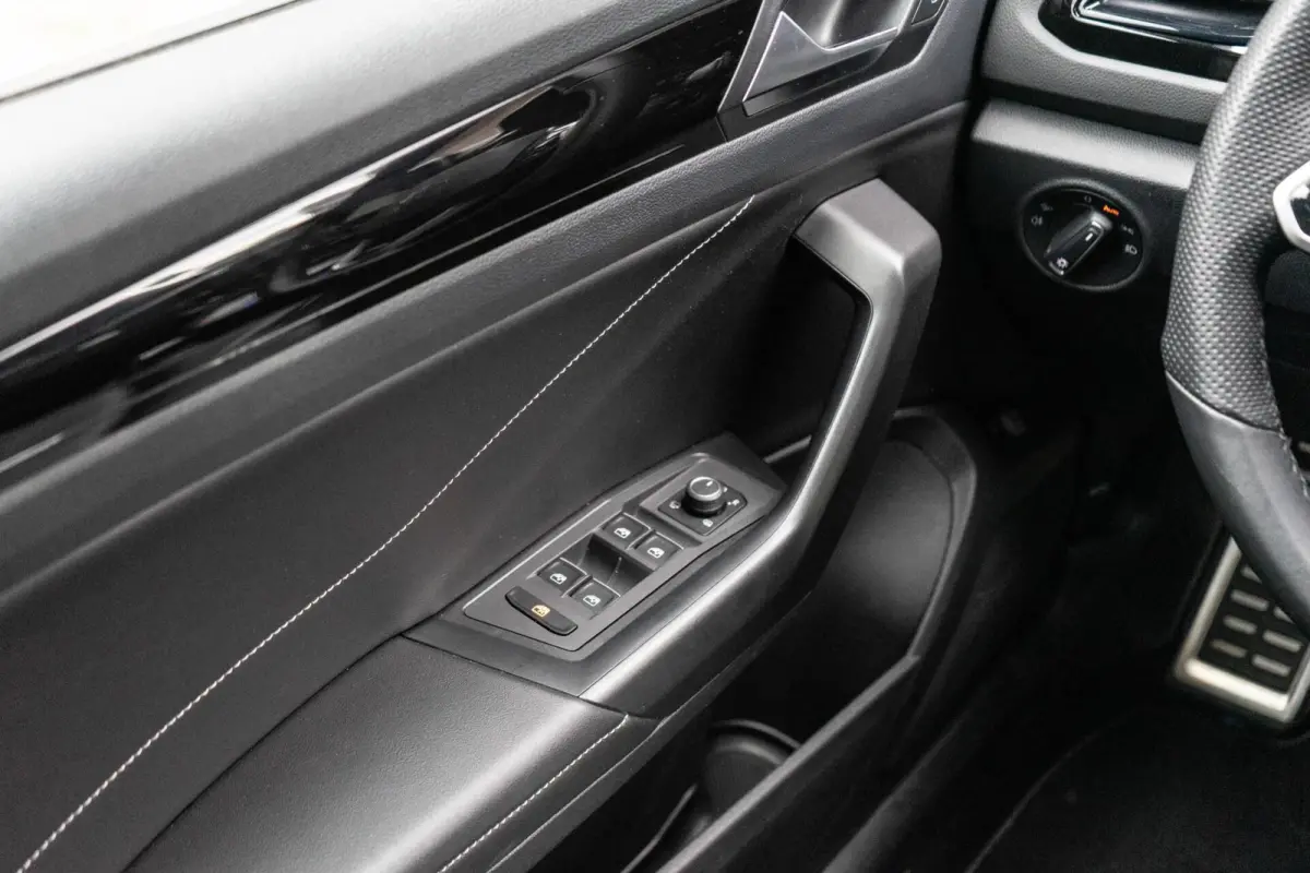 1.5 TSI R-Line Pano / Memory / Beats